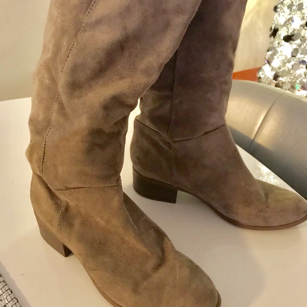 Boots - Picture 2 of 4